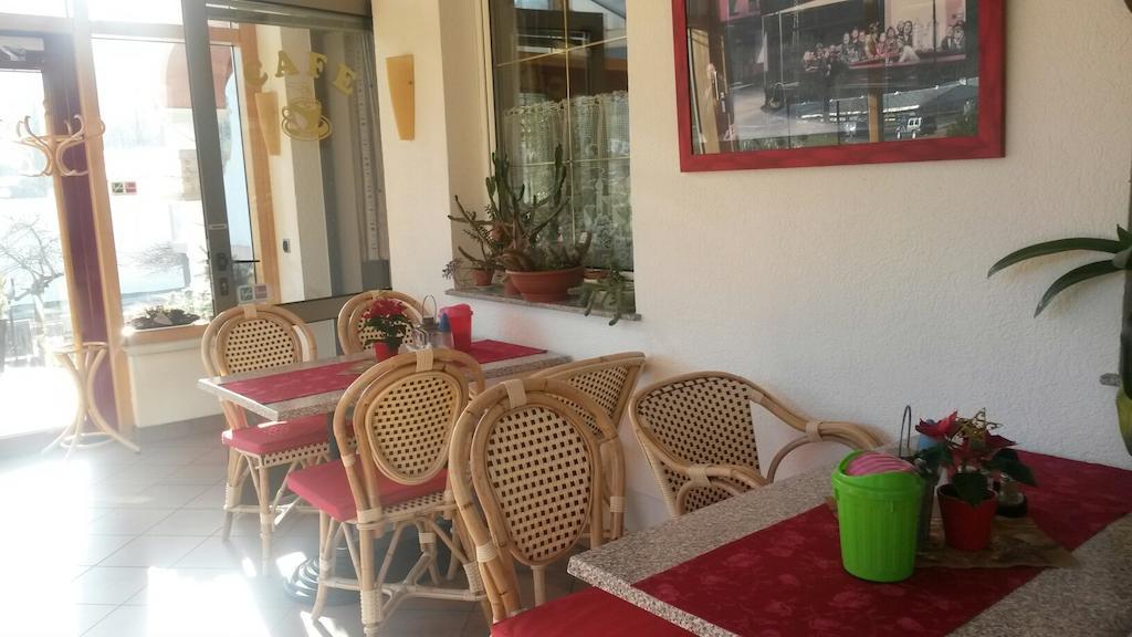 Pension Parzer Pressbaum Bei Wien Room photo