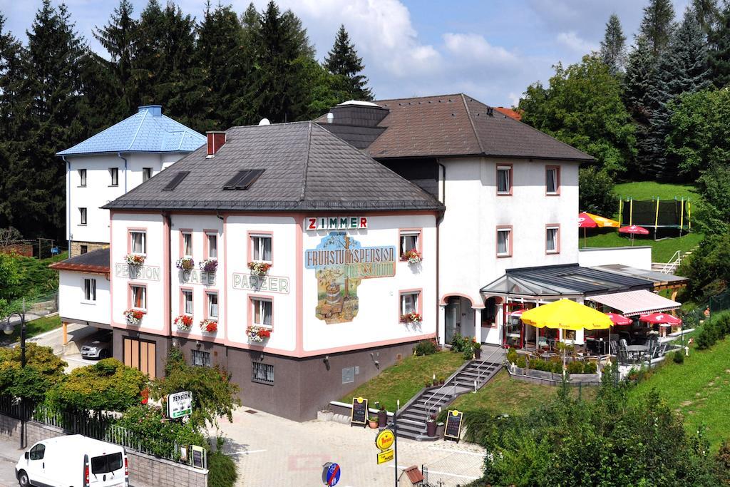 Pension Parzer Pressbaum Bei Wien Exterior photo